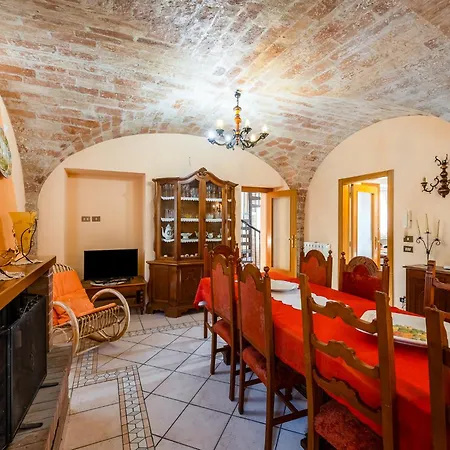 Casa Del Gelso * Montefiore dellʼAso